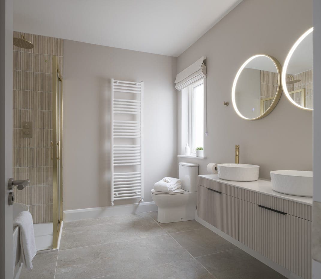 Bathroom with walk-in shower at Pinehurst